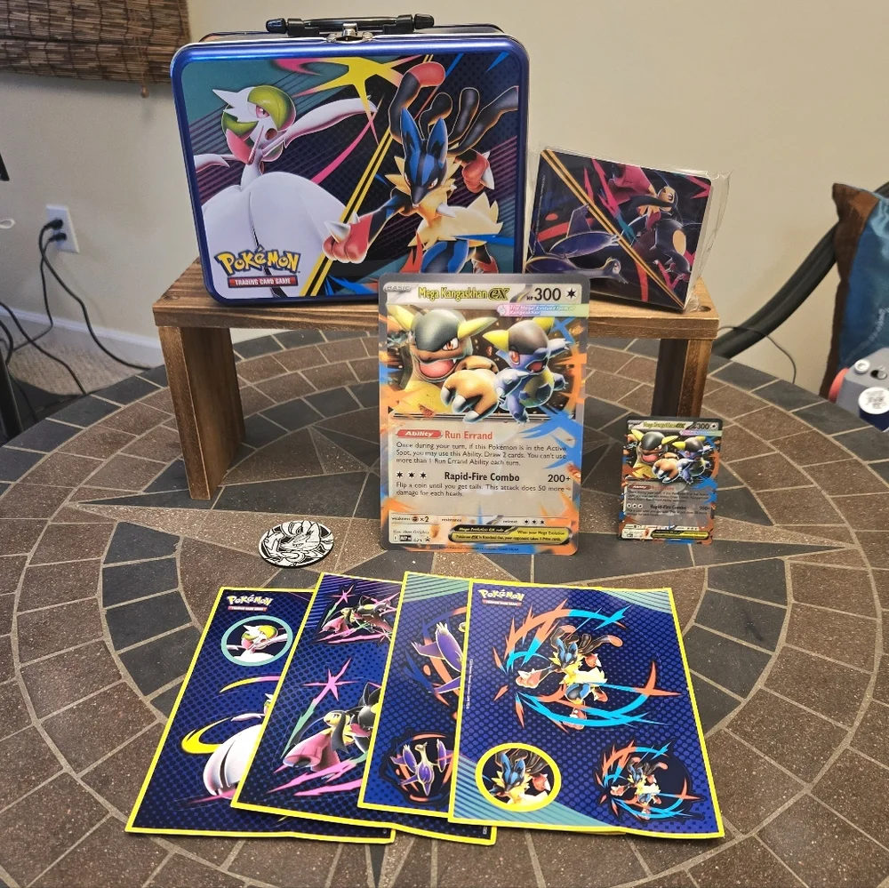 Pokémon Lunchbox Tin & Collectible Card Set